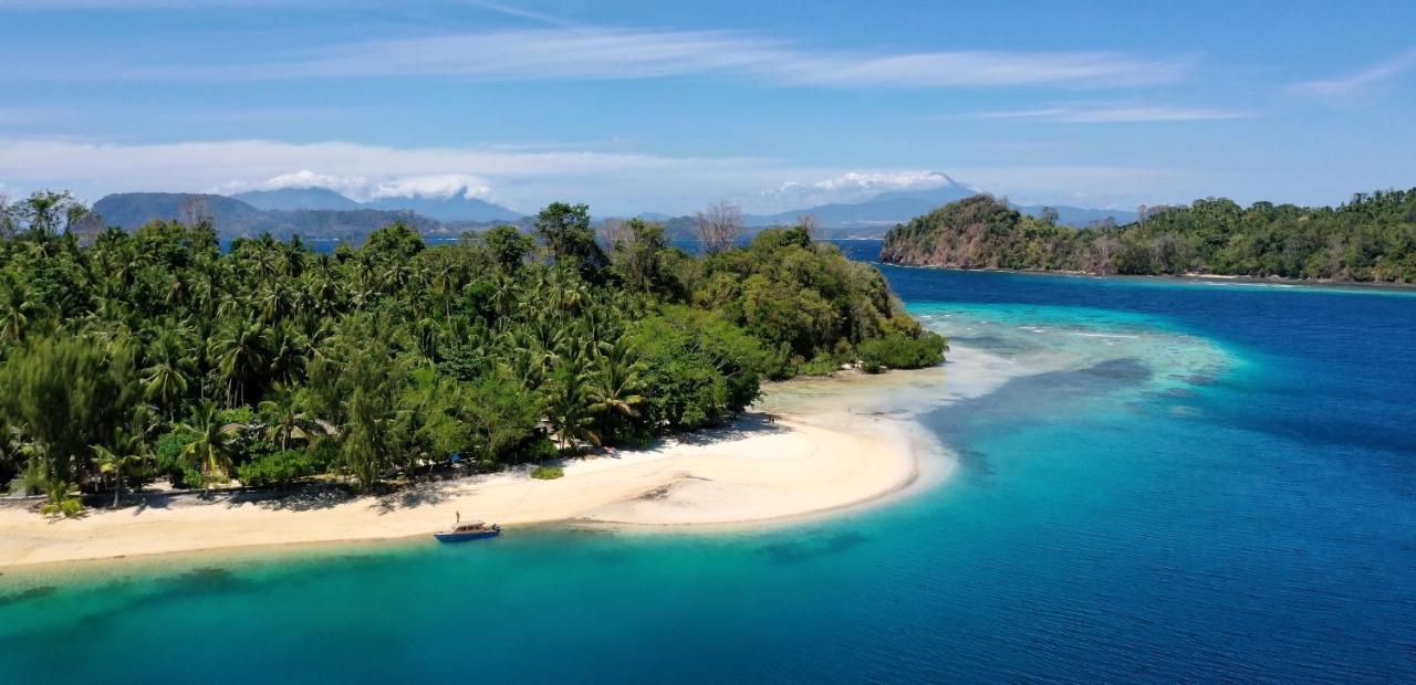 Blue Bay Divers Likupang Bangka エクステリア 写真